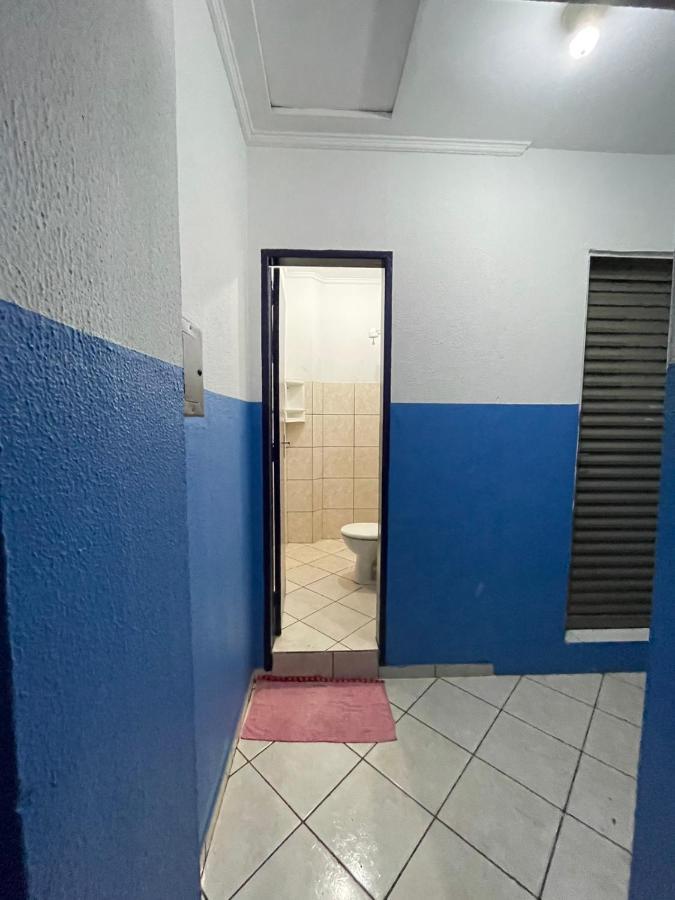 Portaria E Circulacao De Hospedes So Ate 23 Horas - Reabre As 5 Horas - Compartilhado Tompell Hostel Ponta Porã المظهر الخارجي الصورة